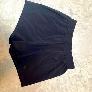 Size M GymShark shorts NEVER WORN